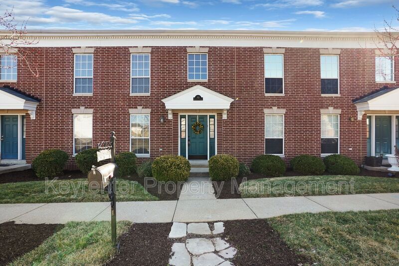 959 Rolling Thunder Dr in O'Fallon, MO - Foto de edificio