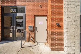 360 S Elm St in Greensboro, NC - Building Photo - Building Photo