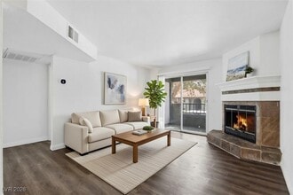 2606 S Durango Dr in Las Vegas, NV - Building Photo - Building Photo