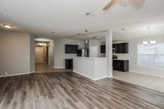 833 Lariat Dr in Saginaw, TX - Building Photo - Building Photo