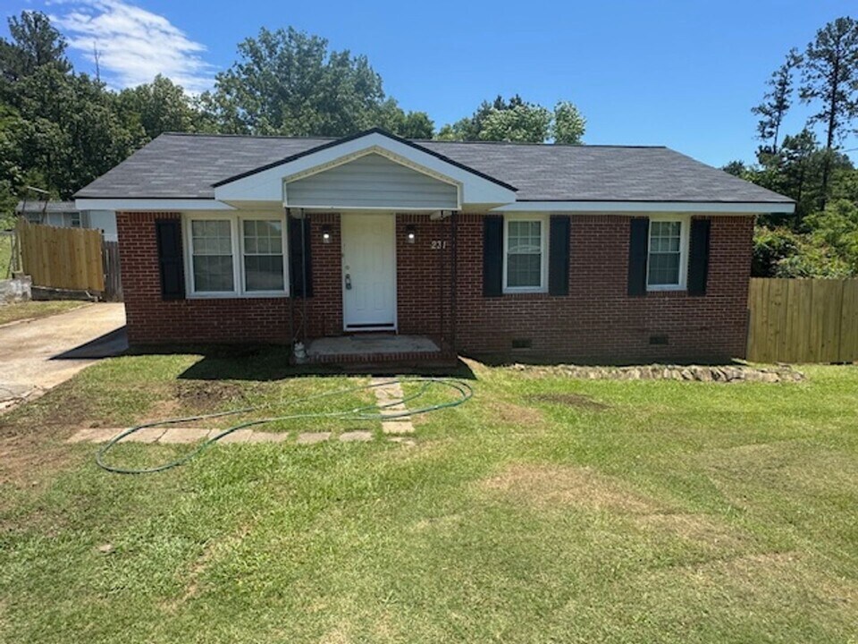 231 Niles St in Lagrange, GA - Foto de edificio