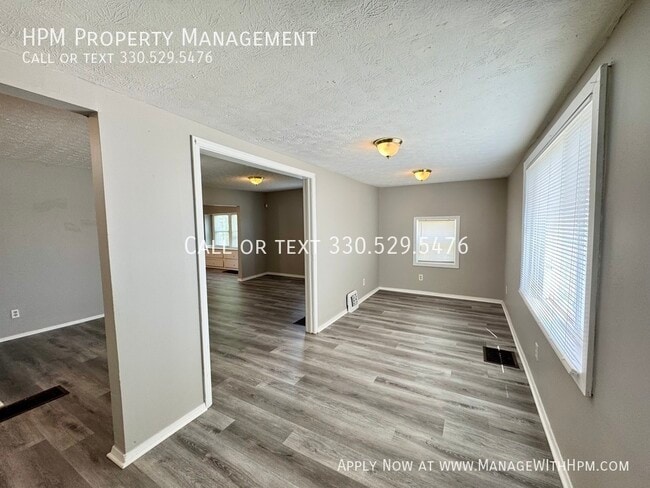 1591 Bauer Blvd in Akron, OH - Building Photo - Building Photo