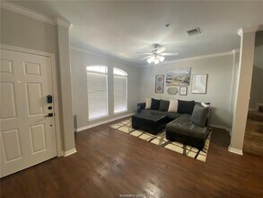 4 Bedroom Lakeridge - Available NOW! in College Station, TX - Foto de edificio - Building Photo