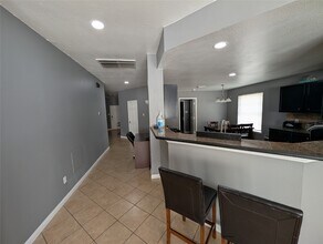 714 N Vista Dr in Houston, TX - Building Photo - Building Photo
