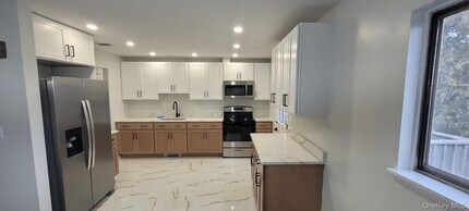 52 Surrey Rd in Chester, NY - Building Photo - Building Photo