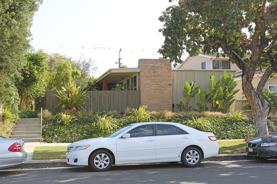 717 9th St in Santa Monica, CA - Building Photo