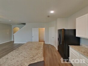 1335 Coltview Pl in Dallas, TX - Foto de edificio - Building Photo