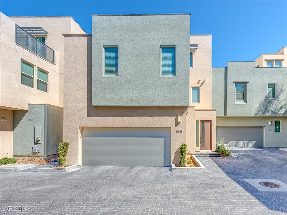 11369 Gravitation Dr in Las Vegas, NV - Building Photo