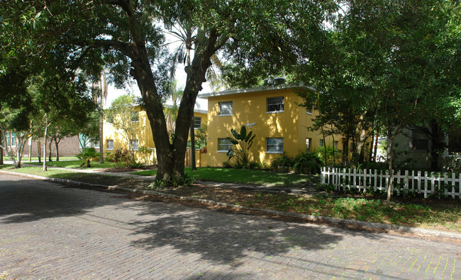 2000 12th St N in St. Petersburg, FL - Building Photo - Building Photo