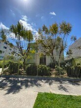 309 S. Berendo Avenue, in Los Angeles, CA - Foto de edificio - Building Photo