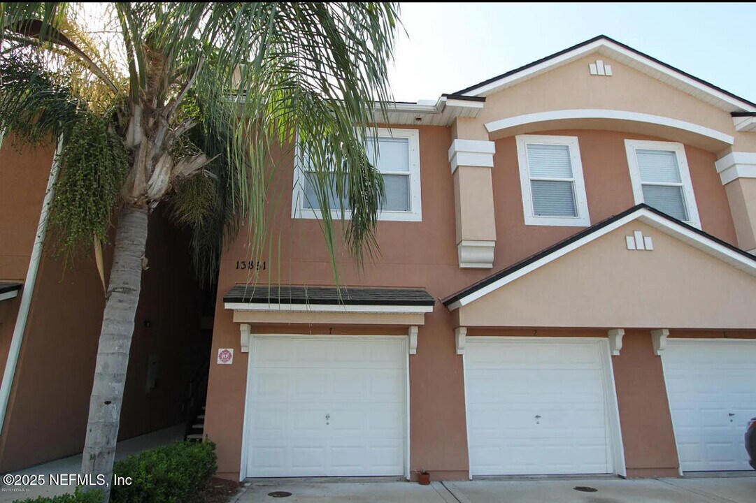13851 Herons Landing Way in Jacksonville, FL - Building Photo