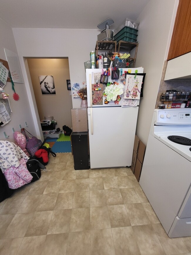 185 Collison Ave in Peterborough, ON - Building Photo - Building Photo