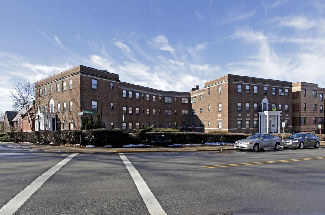 Sceneridge Apartments in Pittsburgh, PA - Building Photo