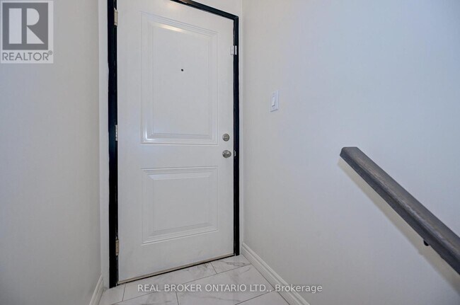 164-164 Heiman St in Kitchener, ON - Building Photo - Building Photo