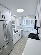 4820 Sherwin Ave in Lincolnwood, IL - Building Photo - Building Photo