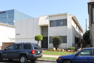 1910 Corinth Ave in Los Angeles, CA - Building Photo - Building Photo