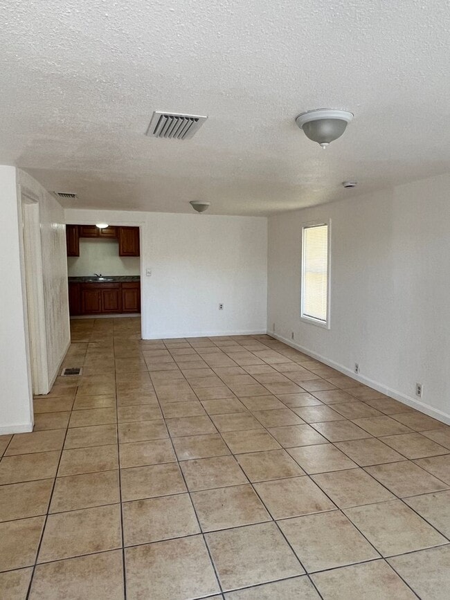 1934 3rd St in Wasco, CA - Foto de edificio - Building Photo