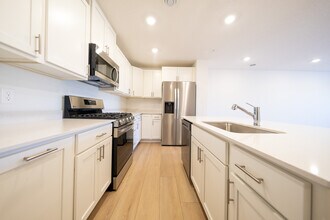 5147 Long Pointe Pass in Woodbury, MN - Building Photo - Building Photo
