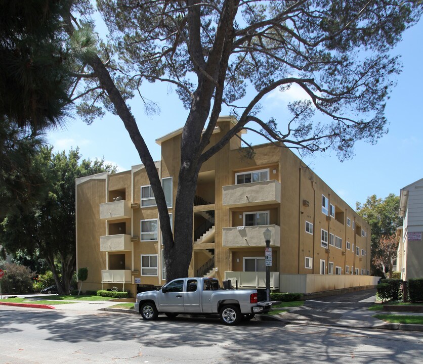 Westwood Apartments in Los Angeles, CA - Building Photo