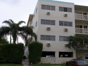 Ambassador Place Condominiums in Bay Harbor Islands, FL - Building Photo - Building Photo