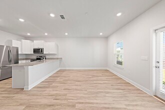 1027 McLaren Cir in Fort Walton Beach, FL - Building Photo - Building Photo
