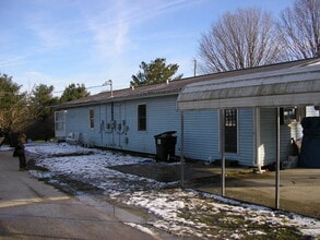 3812 Charlie Moran Hwy in Horse Cave, KY - Building Photo - Building Photo