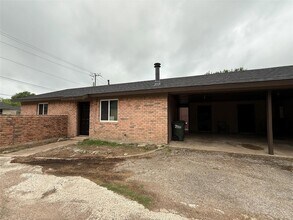 1118 Hazelton St, Unit 20 in San Marcos, TX - Building Photo - Building Photo