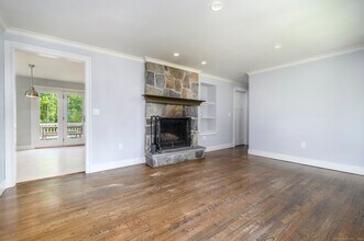 72 Harvey Rd in Ridgefield, CT - Building Photo - Building Photo