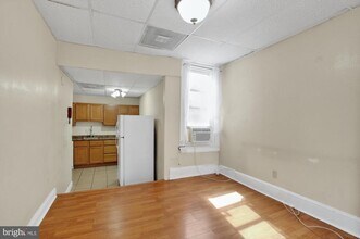 4034 Baring St in Philadelphia, PA - Building Photo - Building Photo