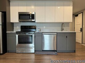 100 Hemenway St in Boston, MA - Building Photo