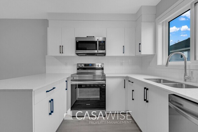 property at 11929-11125 125 St NW