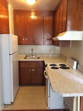 530 Veteran Ave in Los Angeles, CA - Building Photo - Building Photo