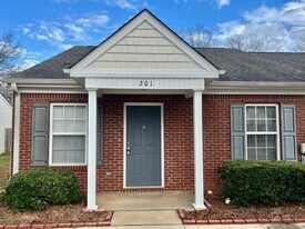 201 Satomi Way in Aiken, SC - Building Photo