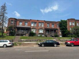 119 E 3rd St in Duluth, MN - Building Photo
