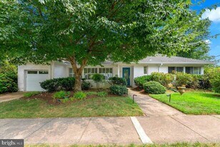 2395 N Quincy St in Arlington, VA - Building Photo