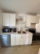 104 W Osceola Ln in Cocoa Beach, FL - Foto de edificio - Building Photo