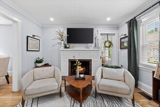 11 Parkway Rd in Medford, MA - Building Photo - Building Photo