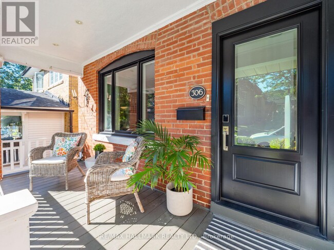 306 Lee Ave in Toronto, ON - Building Photo - Building Photo