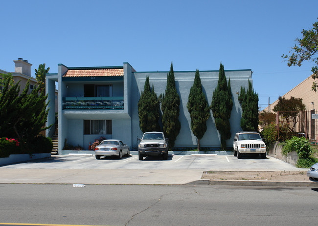 962 Loring St in San Diego, CA - Building Photo - Building Photo