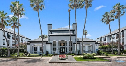 The Palms at Clear Lake Apartments in Houston, TX - Building Photo - Building Photo