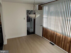 509 Larkspur St in Philadelphia, PA - Building Photo - Building Photo