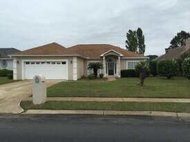 195 S Shore Dr in Destin, FL - Building Photo