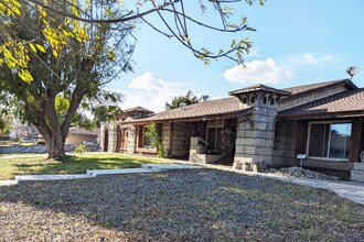 13690 Westward Dr in Fontana, CA - Building Photo - Building Photo