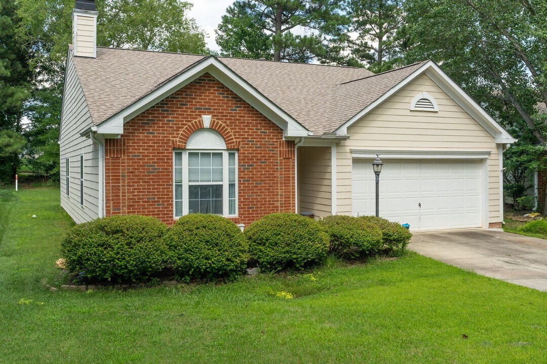 19 Windsor Glen Dr in Durham, NC - Building Photo