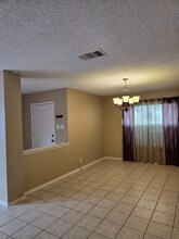 13023 Chimney Oak Dr in San Antonio, TX - Foto de edificio - Building Photo