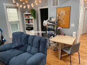 25 1/2 Gore St, Unit 2A in Cambridge, MA - Building Photo - Building Photo