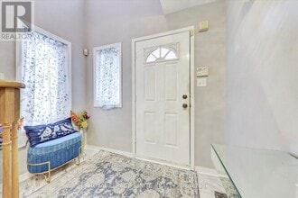 11 Arnold Estates Ln in Ajax, ON - Building Photo - Building Photo