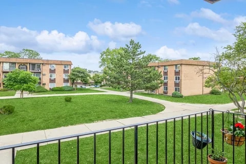 670 Hill Dr in Hoffman Estates, IL - Building Photo - Building Photo