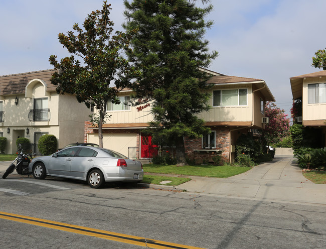 1119 N Louise St in Glendale, CA - Foto de edificio - Building Photo