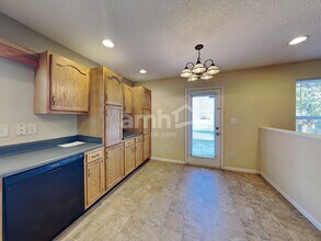 8110 Red Barn Ct in Indianapolis, IN - Foto de edificio - Building Photo